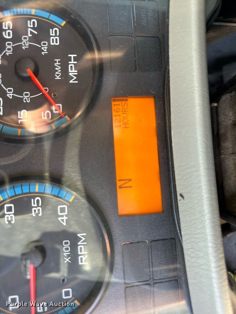 image for item DT2012 2009 International  WorkStar 7600 truck cab and chassis