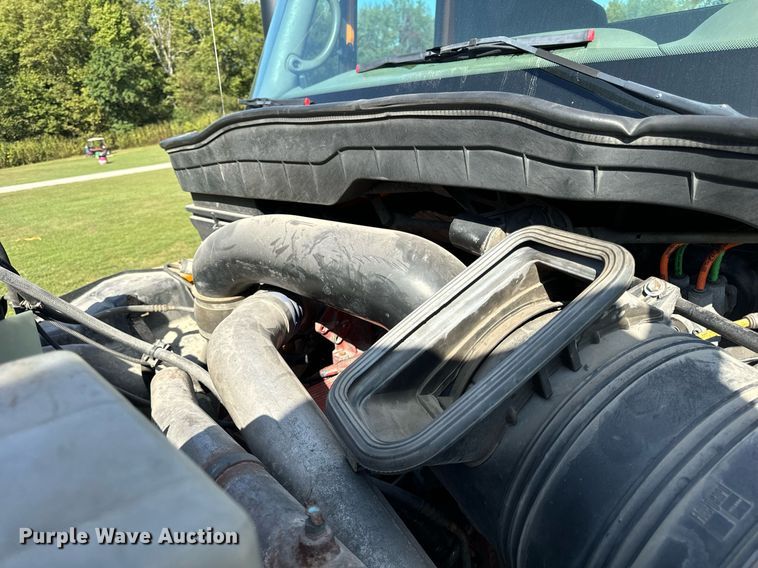 image for item DT2012 2009 International  WorkStar 7600 truck cab and chassis