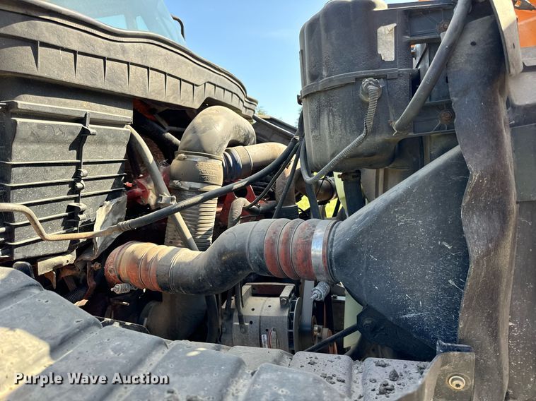 image for item DT2012 2009 International  WorkStar 7600 truck cab and chassis