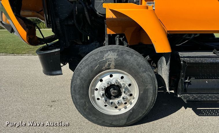 image for item DT2012 2009 International  WorkStar 7600 truck cab and chassis