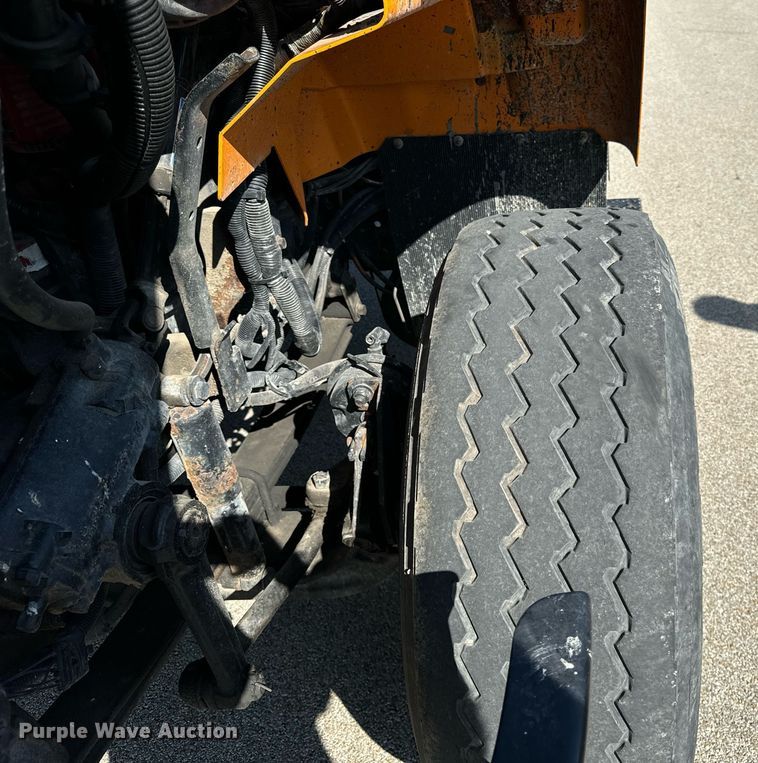 image for item DT2012 2009 International  WorkStar 7600 truck cab and chassis