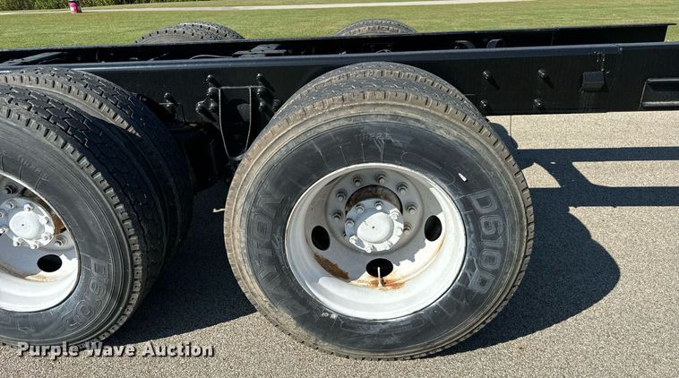 image for item DT2012 2009 International  WorkStar 7600 truck cab and chassis