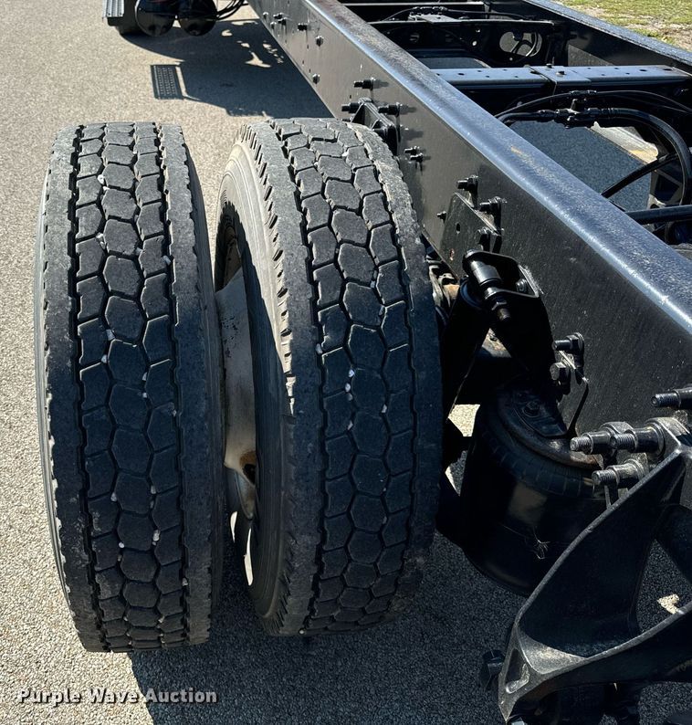 image for item DT2012 2009 International  WorkStar 7600 truck cab and chassis