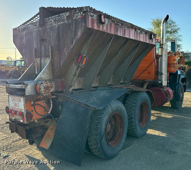 image for item DT2029 2000 Mack  RD690S spreader truck