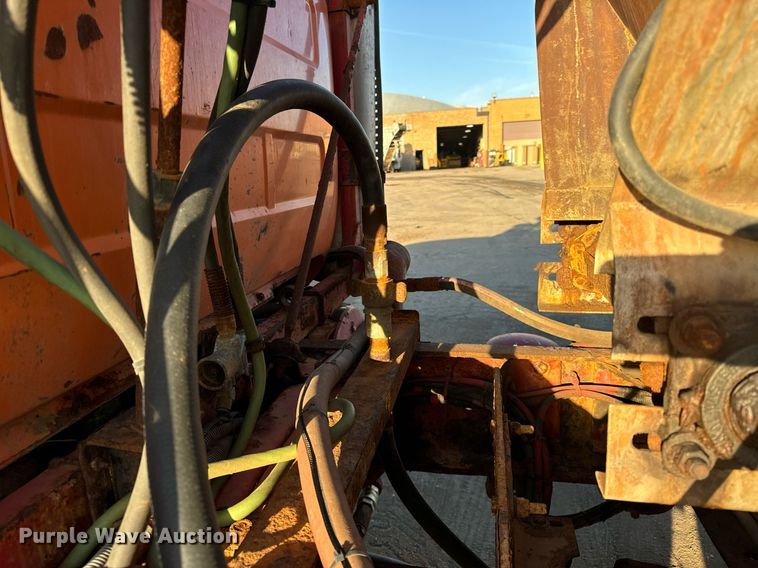 image for item DT2029 2000 Mack  RD690S spreader truck