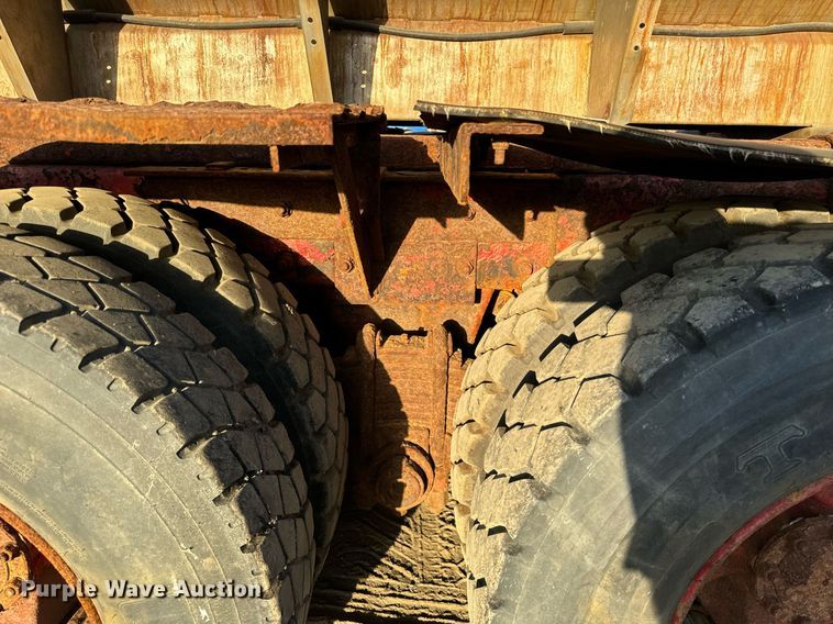 image for item DT2029 2000 Mack  RD690S spreader truck