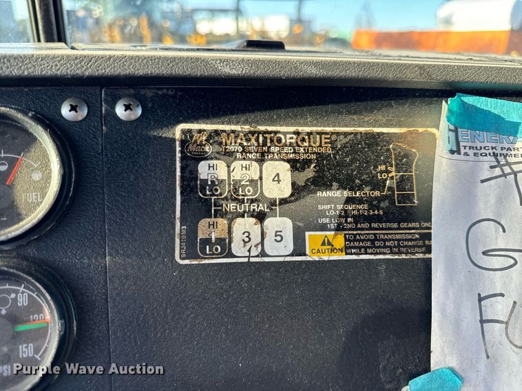 image for item DT2029 2000 Mack  RD690S spreader truck