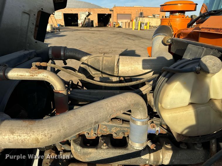 image for item DT2029 2000 Mack  RD690S spreader truck