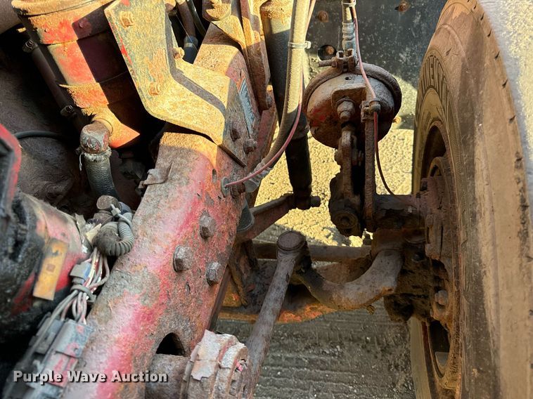 image for item DT2029 2000 Mack  RD690S spreader truck