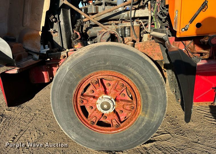 image for item DT2029 2000 Mack  RD690S spreader truck