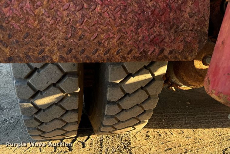 image for item DT2029 2000 Mack  RD690S spreader truck