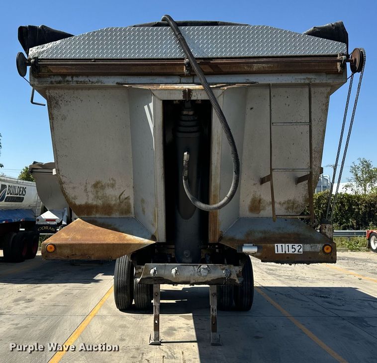 image for item DT2036 1999 Hilbilt end dump trailer