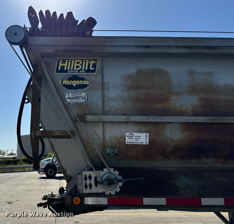 image for item DT2036 1999 Hilbilt end dump trailer