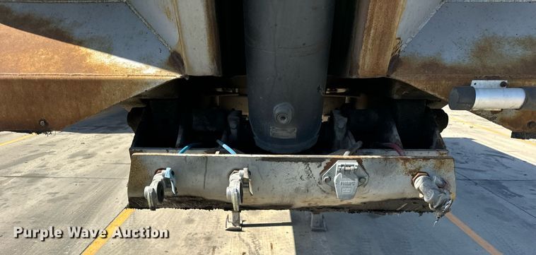 image for item DT2036 1999 Hilbilt end dump trailer