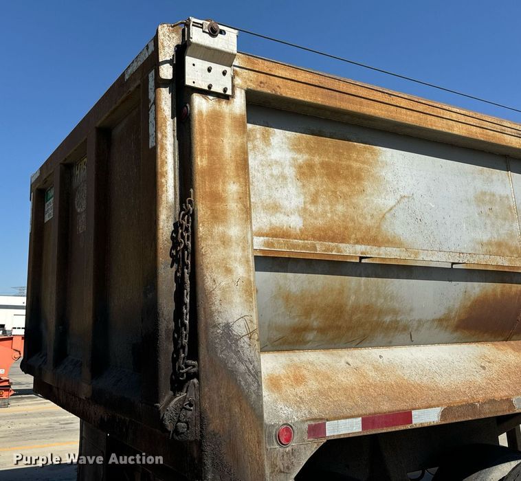 image for item DT2036 1999 Hilbilt end dump trailer
