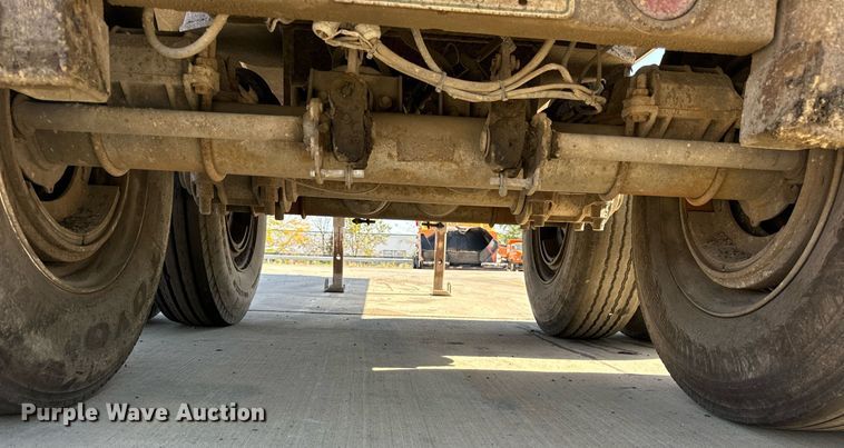 image for item DT2036 1999 Hilbilt end dump trailer