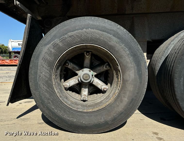 image for item DT2036 1999 Hilbilt end dump trailer