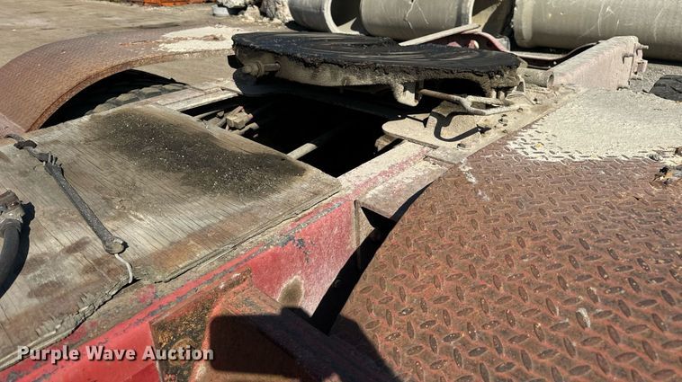 image for item DT2039 2003 Mack  RD688S semi truck