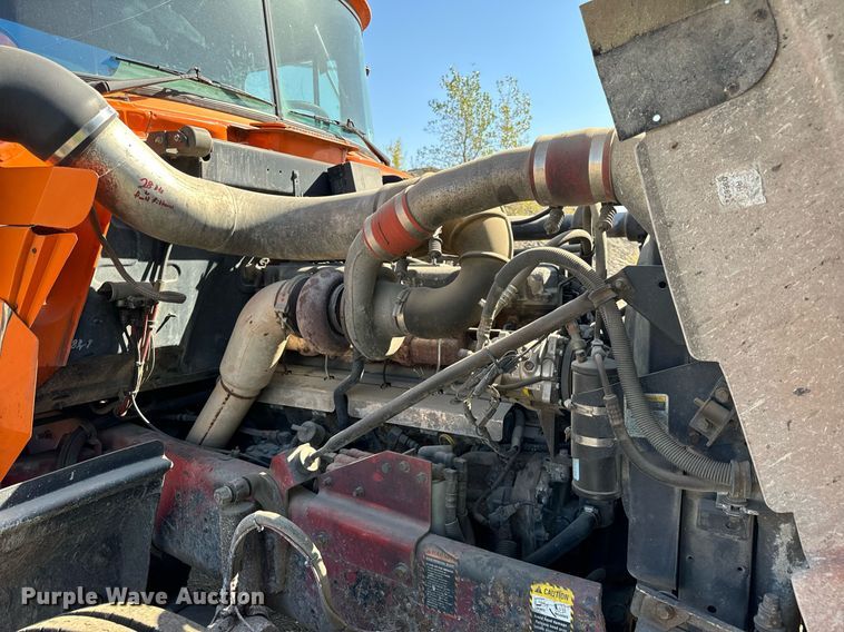 image for item DT2039 2003 Mack  RD688S semi truck