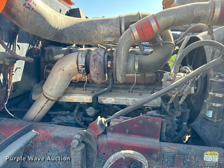 image for item DT2039 2003 Mack  RD688S semi truck