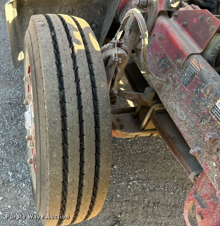 image for item DT2039 2003 Mack  RD688S semi truck