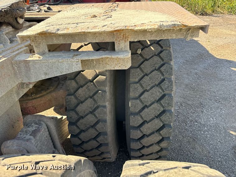 image for item DT2039 2003 Mack  RD688S semi truck