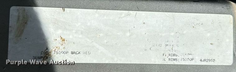 image for item DT2039 2003 Mack  RD688S semi truck