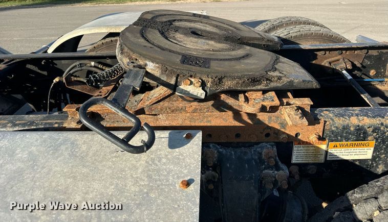 image for item DT2045 2012 Freightliner  Cascadia  semi truck