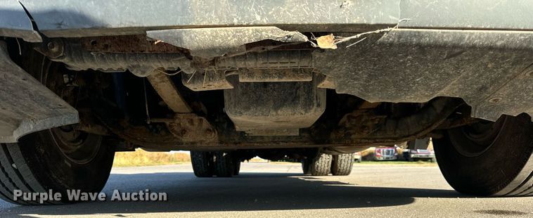 image for item DT2045 2012 Freightliner  Cascadia  semi truck