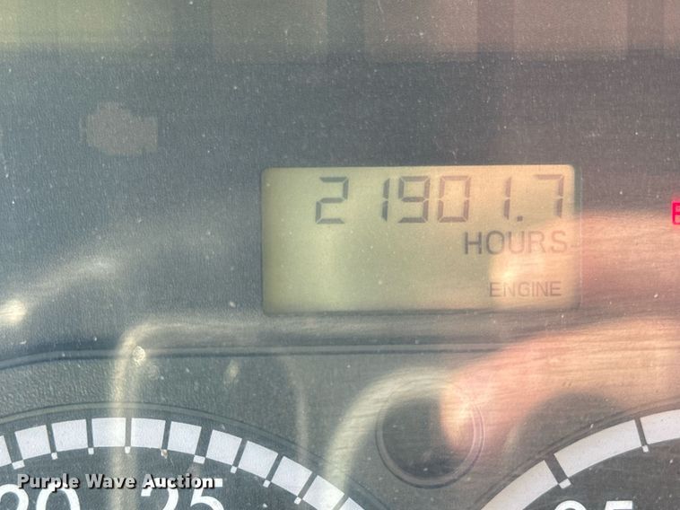 image for item DT2045 2012 Freightliner  Cascadia  semi truck