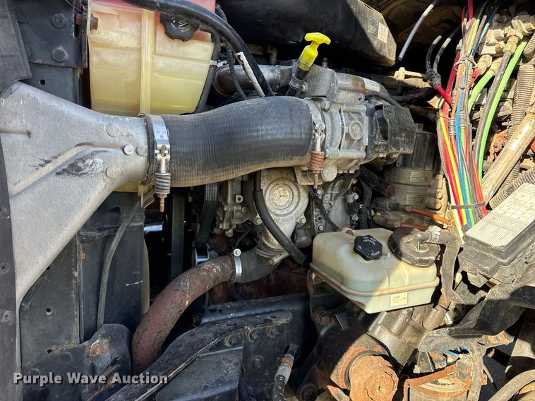 image for item DT2045 2012 Freightliner  Cascadia  semi truck