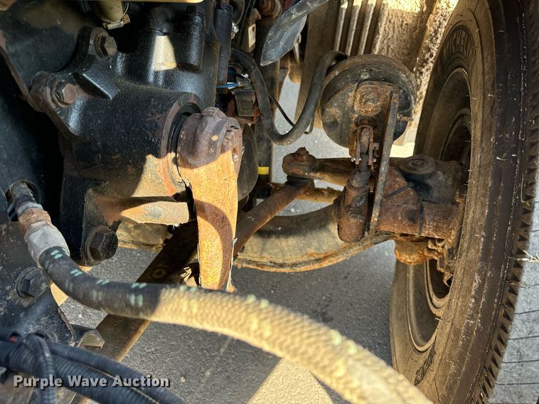 image for item DT2045 2012 Freightliner  Cascadia  semi truck