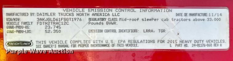 image for item DT2046 2015 Freightliner  Cascadia  semi truck