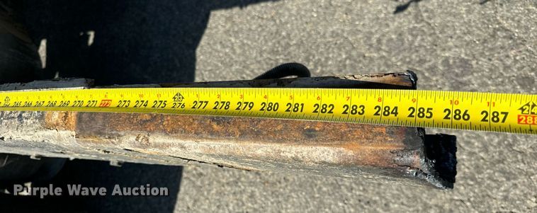 image for item DT2052 2007 Freightliner  M2  truck cab and chassis