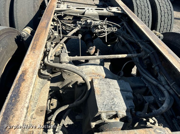 image for item DT2052 2007 Freightliner  M2  truck cab and chassis