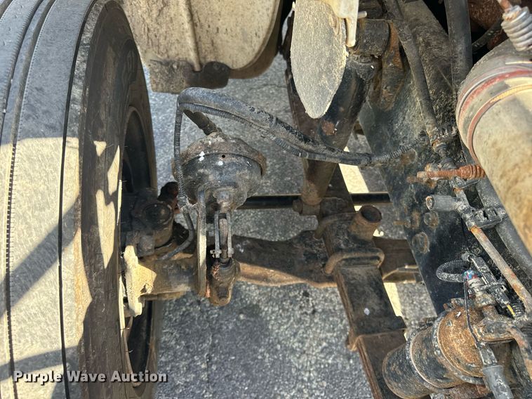 image for item DT2052 2007 Freightliner  M2  truck cab and chassis