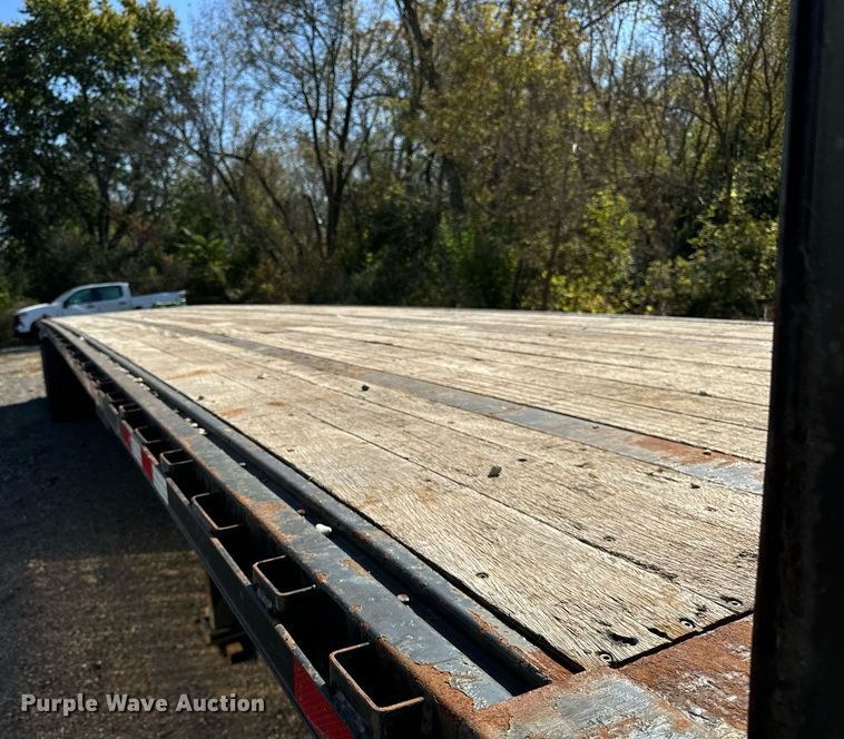 image for item DT2061 2008 Manac  flatbed trailer