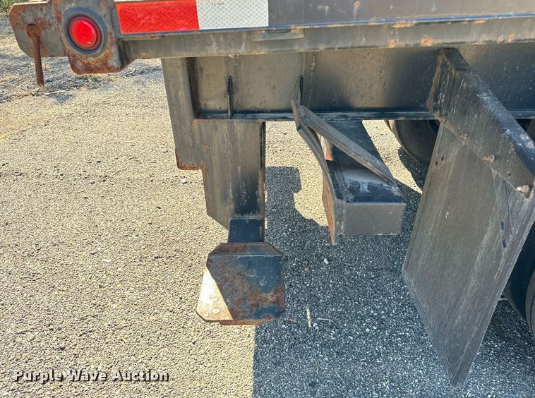 image for item DT2061 2008 Manac  flatbed trailer