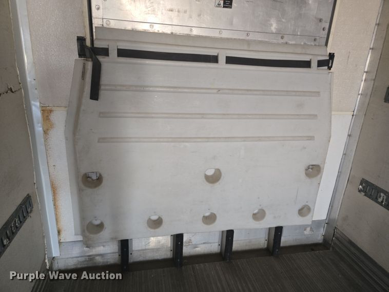 image for item DT5303 2007 Utility VS2RA refrigerated van trailer