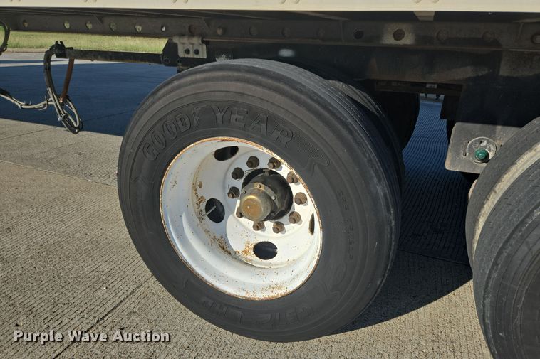 image for item DT5303 2007 Utility VS2RA refrigerated van trailer