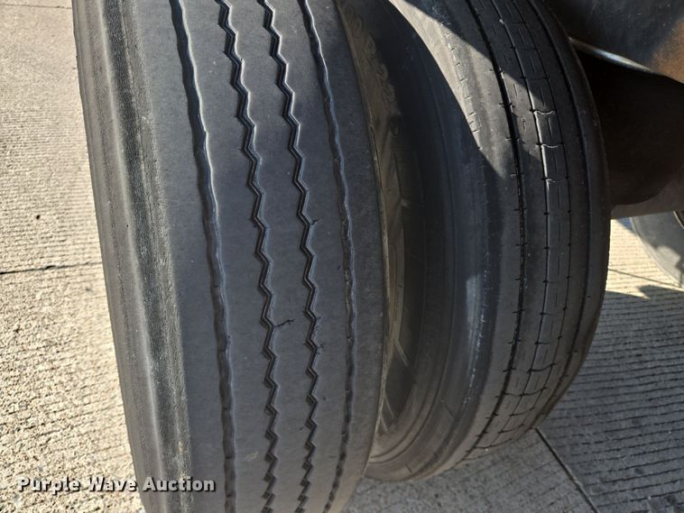 image for item DT5303 2007 Utility VS2RA refrigerated van trailer