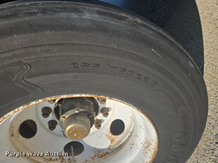 image for item DT5303 2007 Utility VS2RA refrigerated van trailer