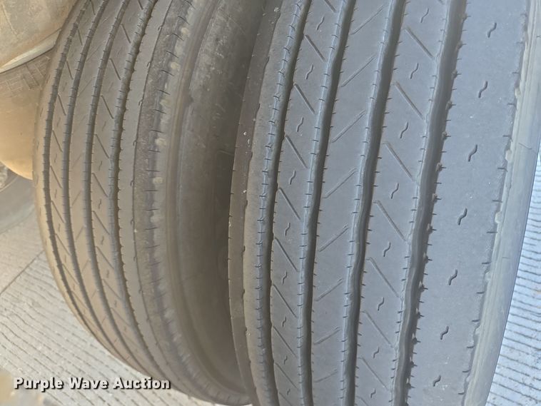 image for item DT5303 2007 Utility VS2RA refrigerated van trailer