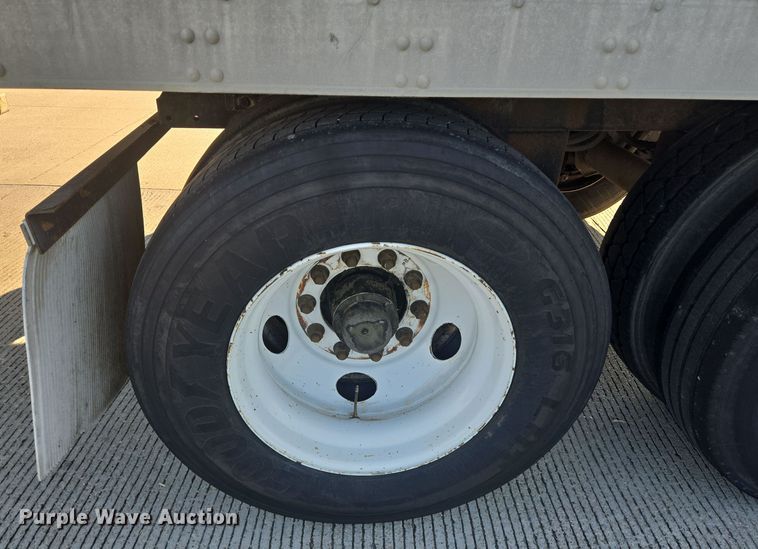 image for item DT5304 2007 Utility refrigerated van trailer