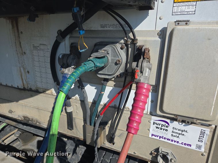 image for item DT5307 2007 Utility refrigerated van trailer