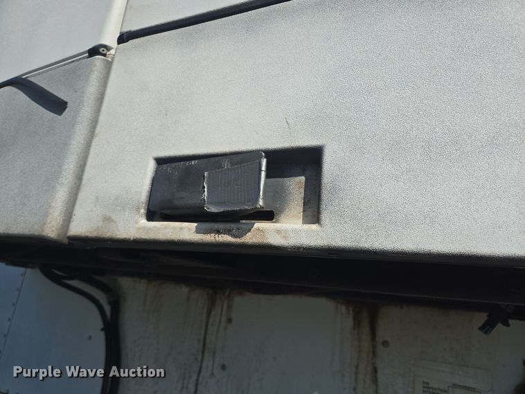 image for item DT5307 2007 Utility refrigerated van trailer