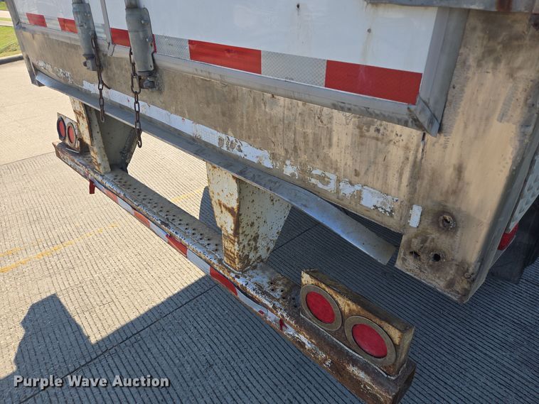 image for item DT5307 2007 Utility refrigerated van trailer