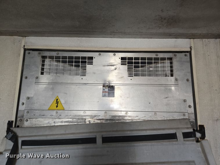 image for item DT5307 2007 Utility refrigerated van trailer