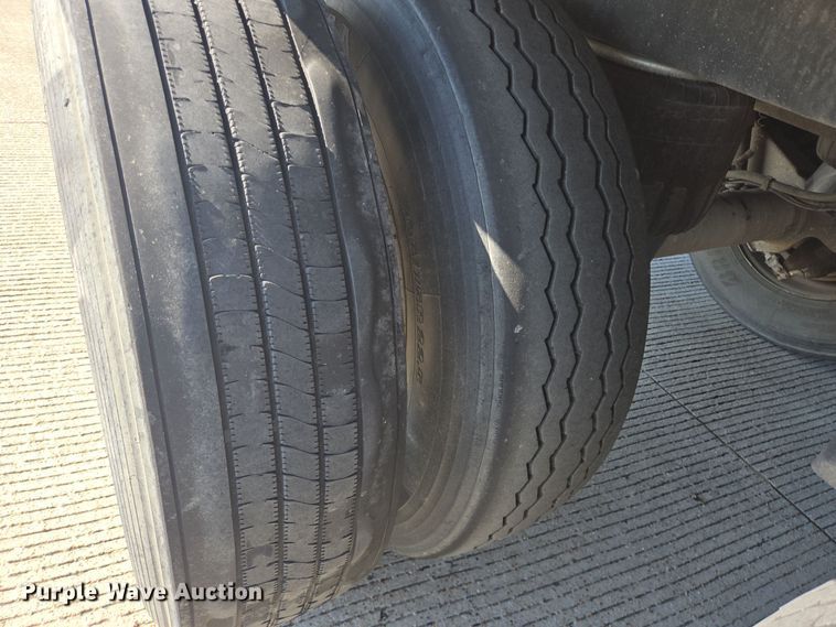 image for item DT5307 2007 Utility refrigerated van trailer