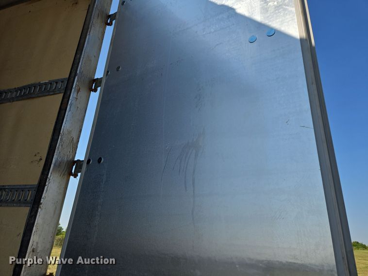 image for item DT5308 2007 Utility refrigerated van trailer